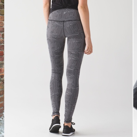 Lululemon High Rise Wunder Under in Maze Jacquard White Black (6) - Picture 12 of 12